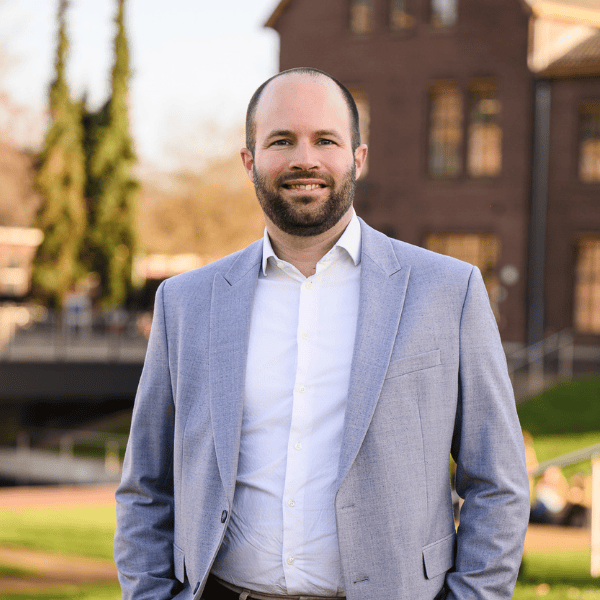 Facebook MBA Students | MBA | Maastricht University